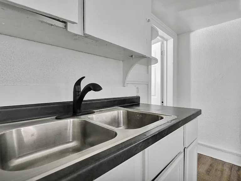 624 W Lapeer St #3 — Photo 5