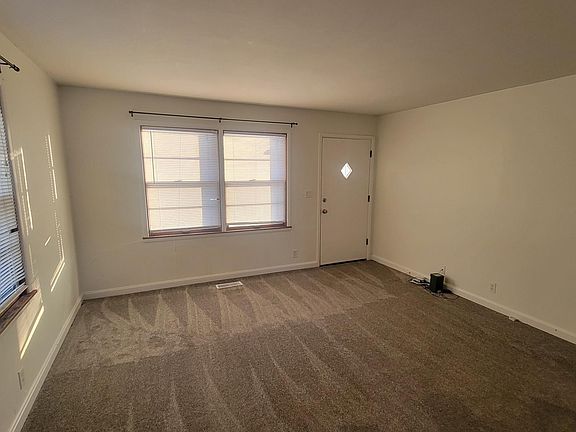3rd image of 3830 Saint Paul Ave