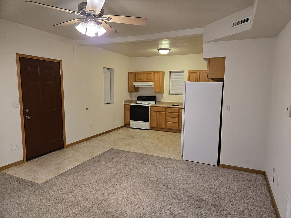 2nd image of 209 6th St #A
