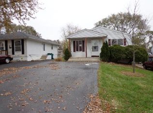 1525 N Hickory Ave, Round Lake Beach, IL 60073