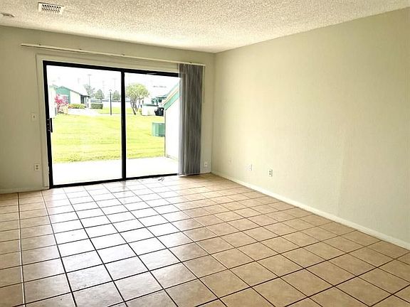 4th image of 668 SW Veronica Ave Unit 668