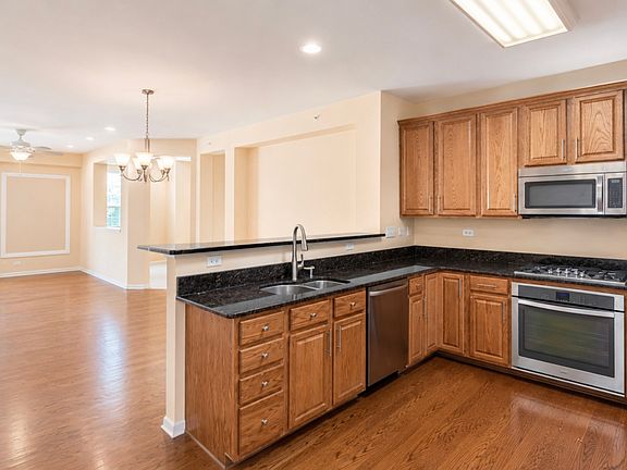 4th image of 1361 Scarboro Rd #404