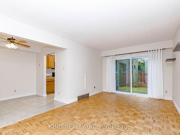 5th image of 46 Cedarwoods Cres #6