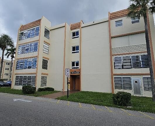 1st image of 2501 NW 41st Avenue