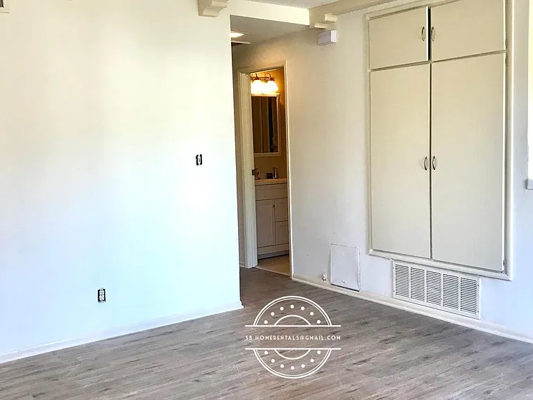 1735 Villa Ave — Photo 6