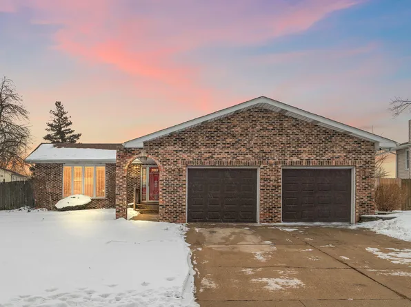 1429 W 74th Pl, Merrillville, IN 46410