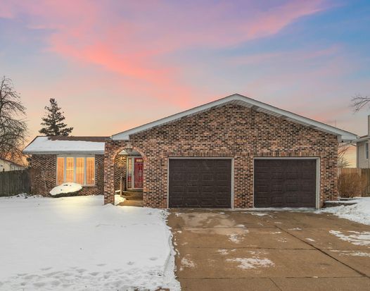 1429 W 74th Pl, Merrillville, IN 46410