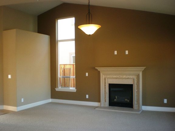 4th image of 953 Oliver Ct
