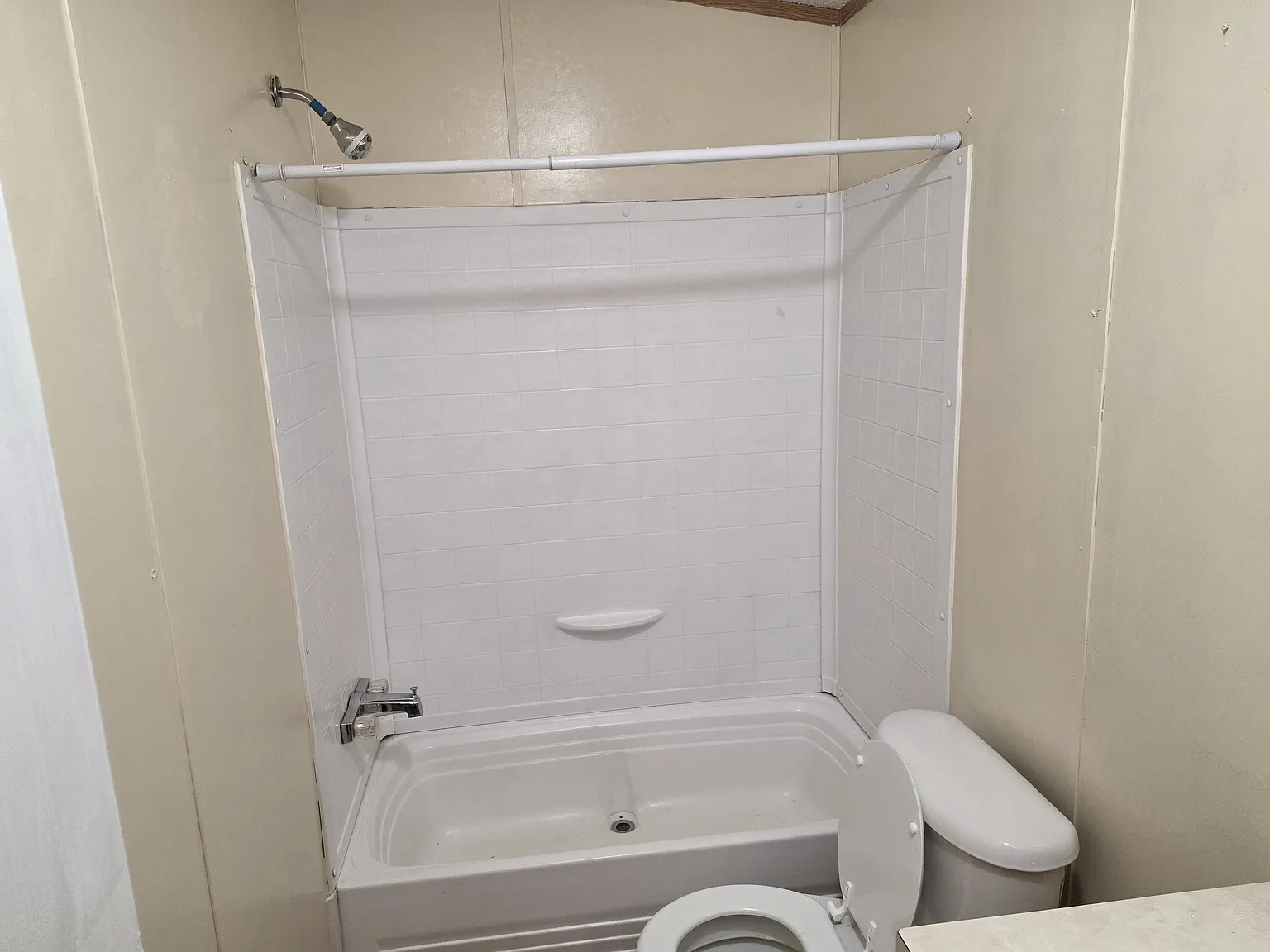 3 bed, 1200 sqft, $1,095 — Photo 2