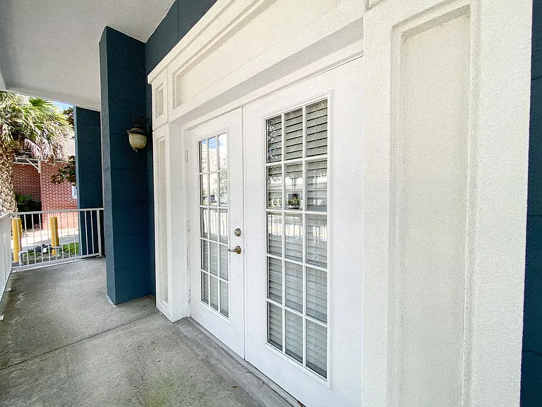 230 SW 2nd Ave #102 — Photo 16