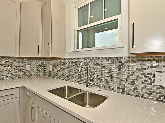 4th image of 14265 Kellogg Ave