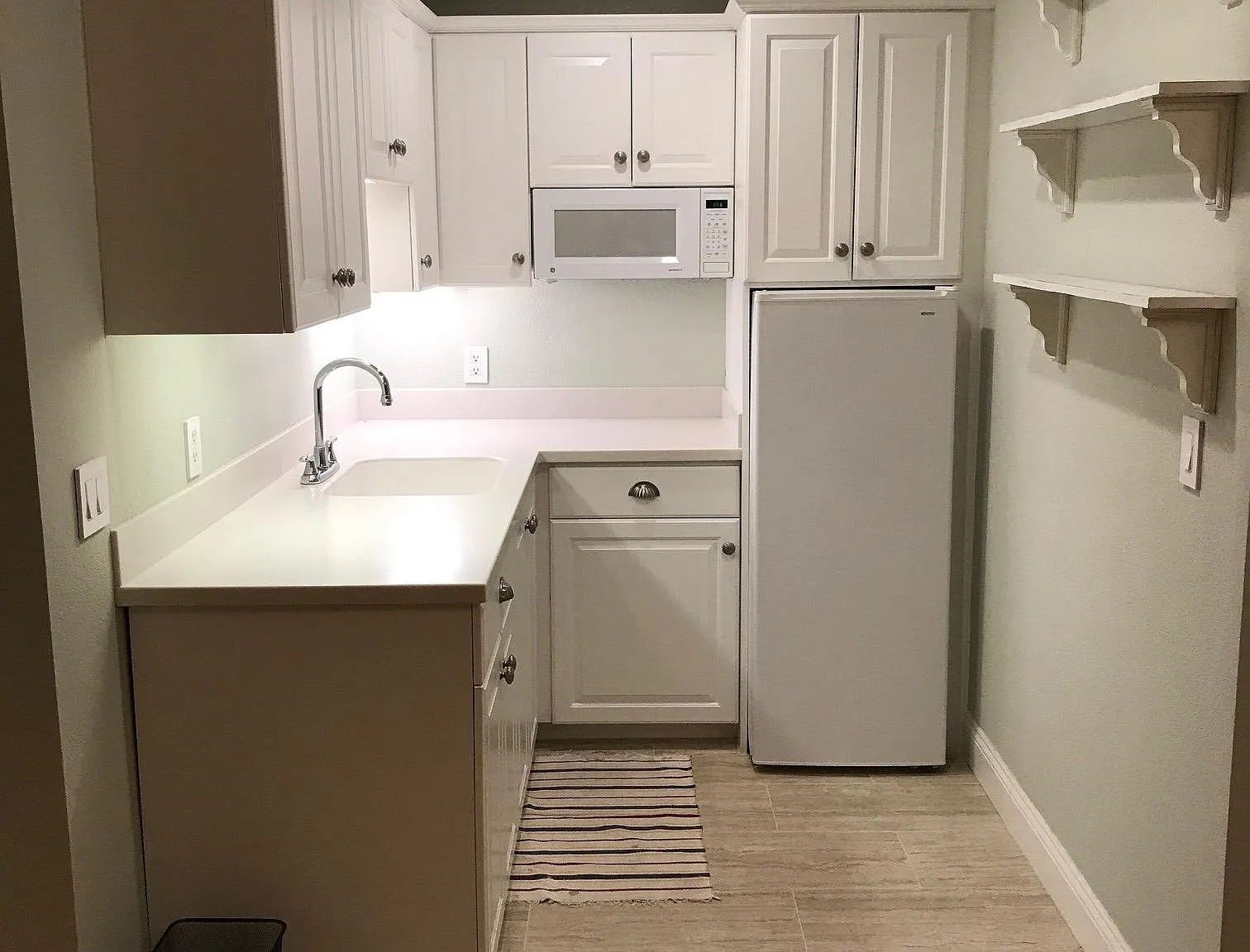 Studio, 450 sqft, $3,100 — Photo 2