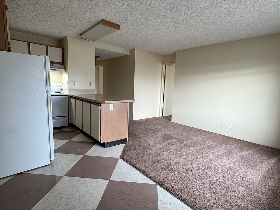 1st image of 4135 11th Ave NE #706