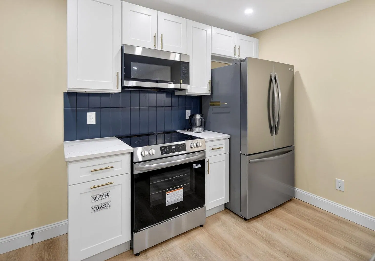 4 bed, 2044 sqft, $3,700 — Photo 1
