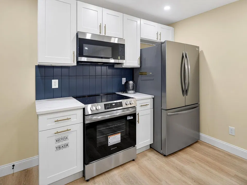 44 Fullerton St #1