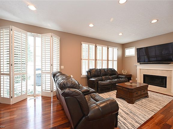 2nd image of 2585 Wyndgate Ct