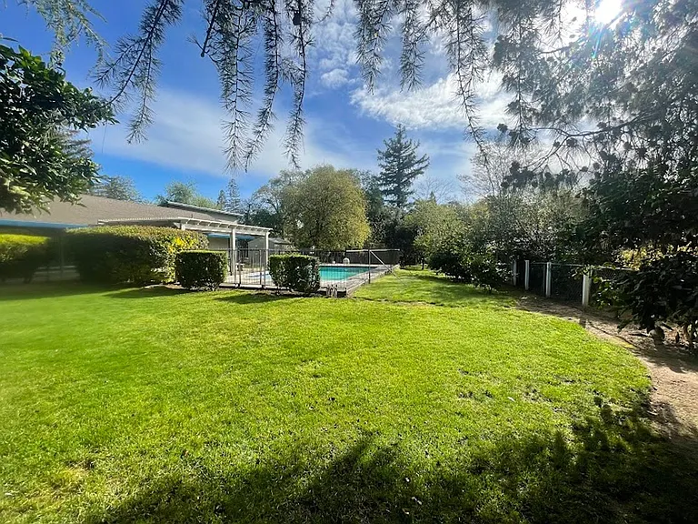 3742 Orchard Ln — Photo 4