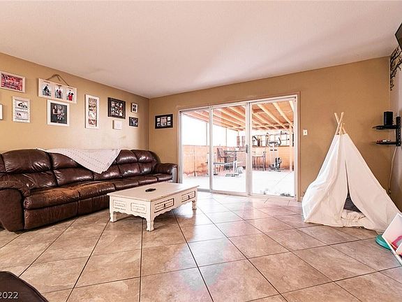 4th image of 212 Upland Blvd