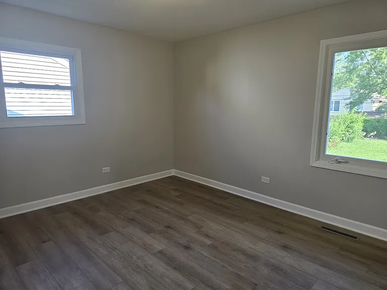 367 Mark Ave — Photo 6