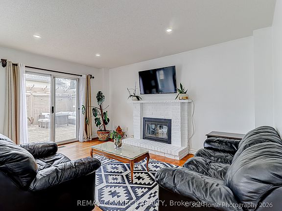 5th image of 4 Mayflower St S