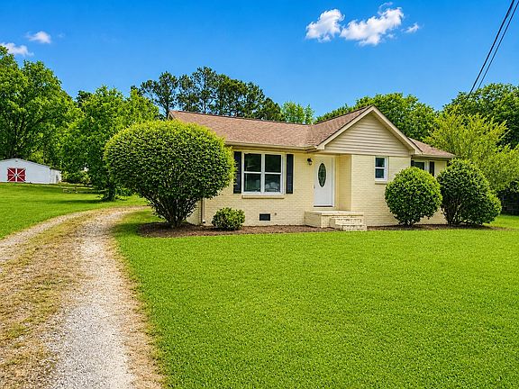 2nd image of 805 Jones Cir