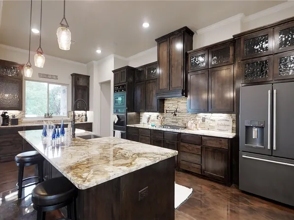 1007 Bella Vita Dr, Nolanville, TX 76559