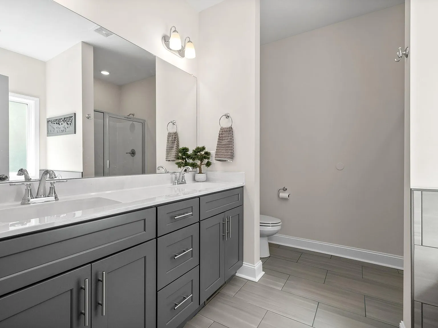 4 bed, 2.5 bath, 2125 sqft, $2,300 — Photo 3