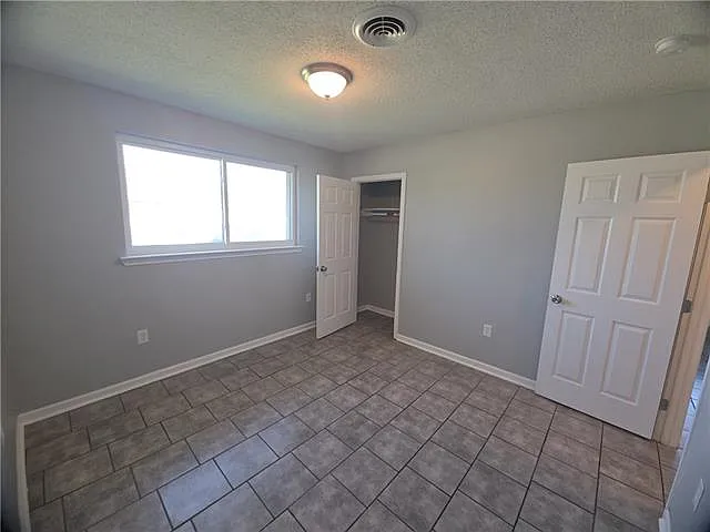 1684 Lauradale Dr — Photo 6