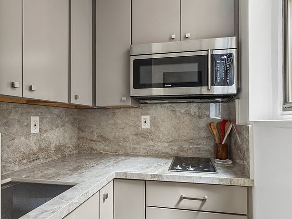 5th image of 52 E 78th St APT 9B