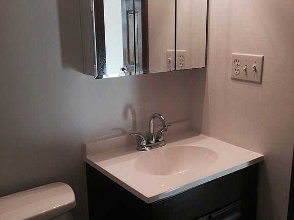 5th image of 66 Queensboro Ct