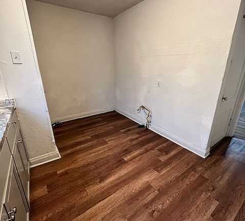 5th image of 418 S Terrace Ave