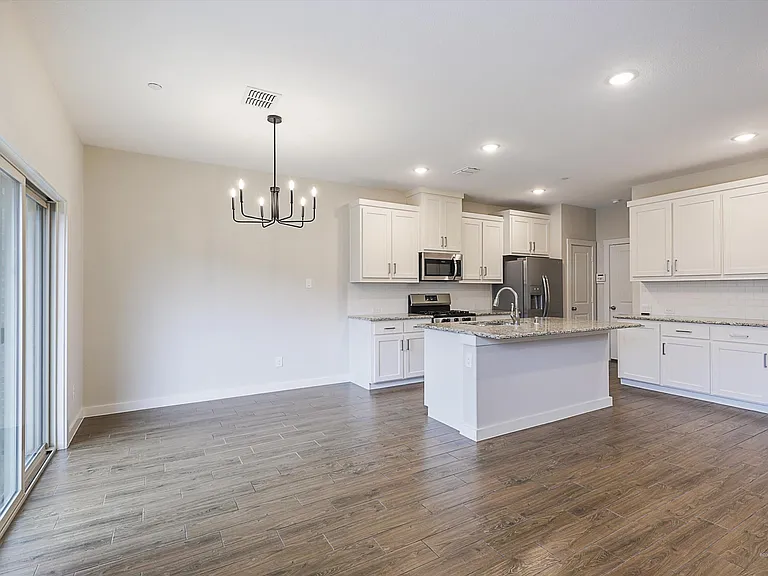 2729 Splendor Dr — Photo 9