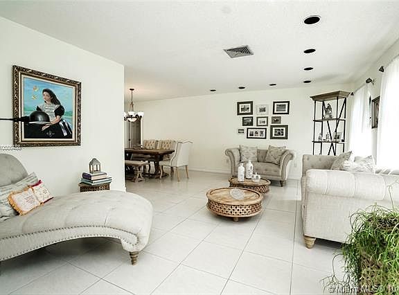 5th image of 7413 Loch Ness Dr