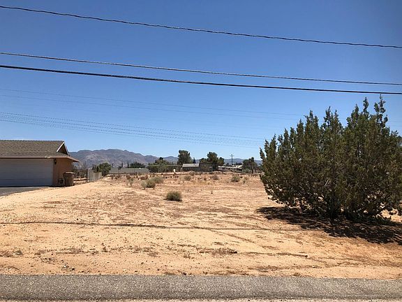 3rd image of 18495 Yuba St