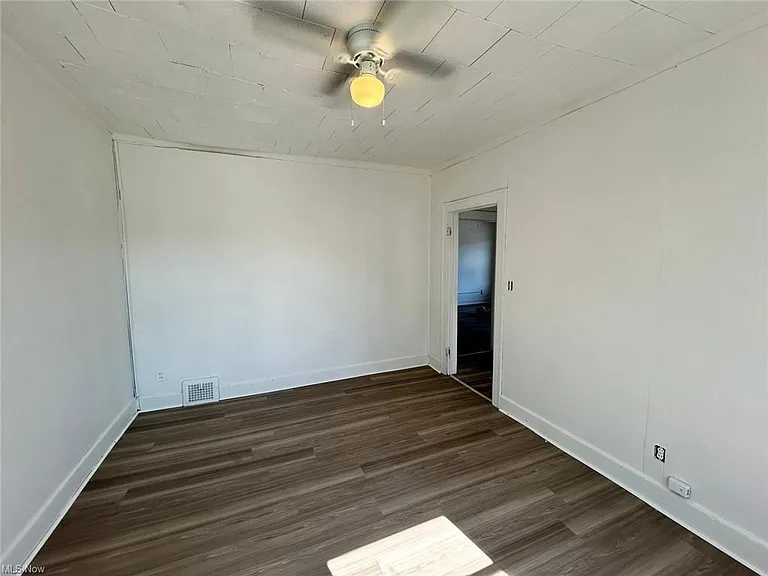 2232 W 103rd St #2 — Photo 9
