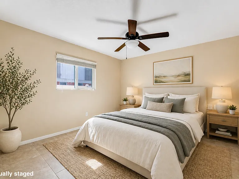 2525 N Oleander Ave #203 — Photo 6