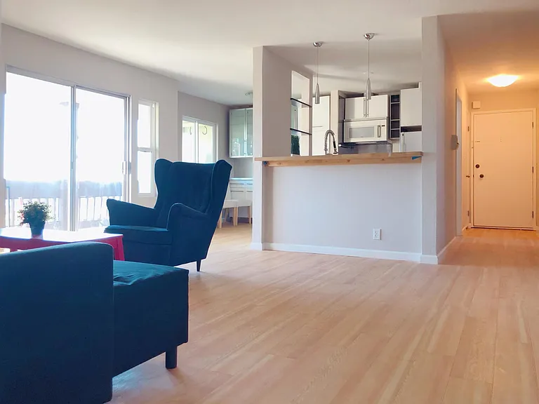 2201 Virginia St — Photo 6
