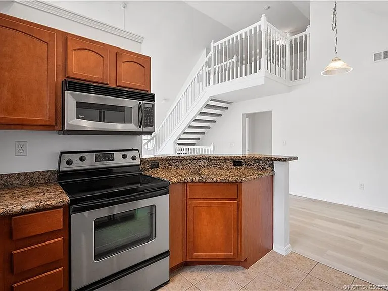 1575 SE Pomeroy St #8-5 — Photo 9
