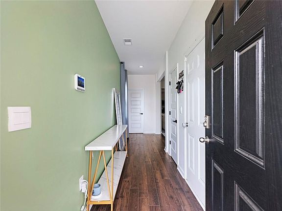 5th image of 141 Gaston Ct