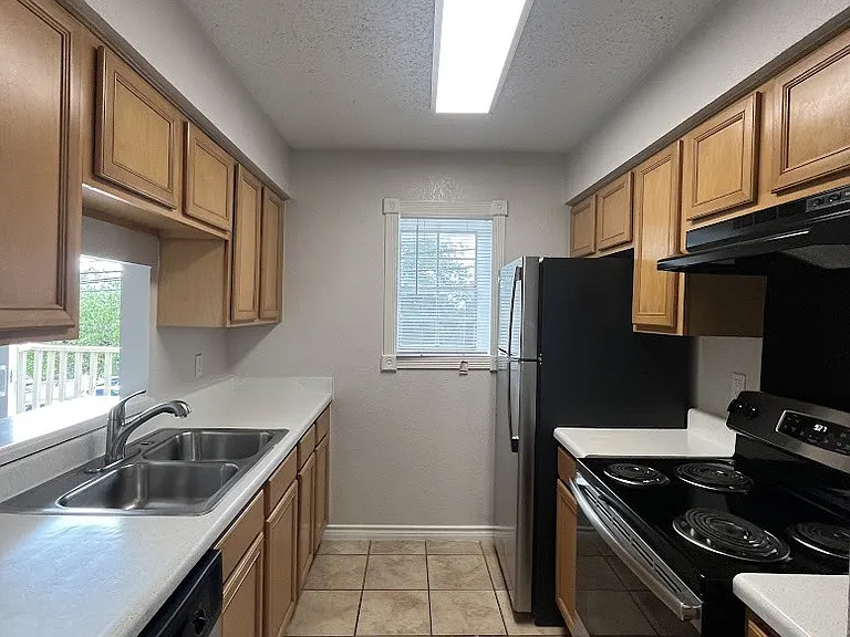 Le Montreaux Apartments — Photo 142