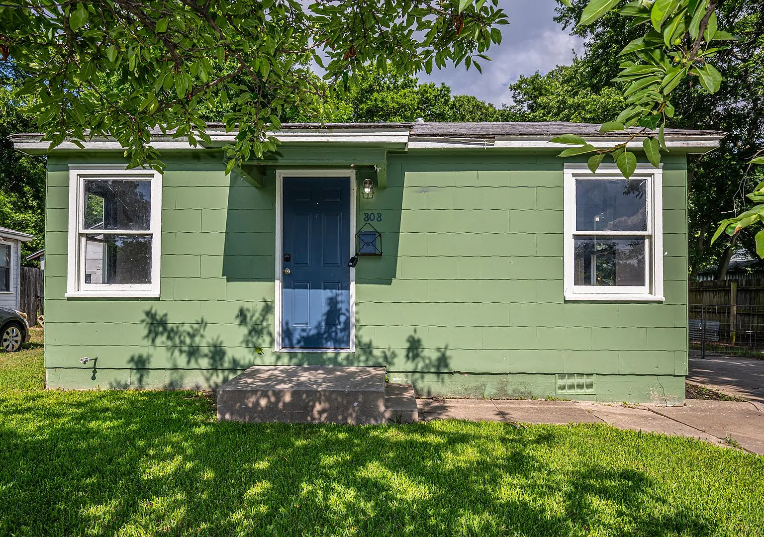Three Bedroom Rental in NW Ardmore — Photo 3