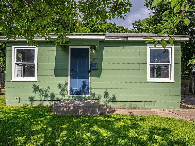 808 NW #H — Photo 3