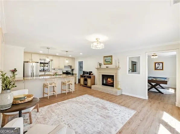 2466 Thrasher Rd, Buford, GA 30519