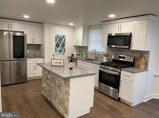 7915 New Second St, Elkins Park, PA 19027