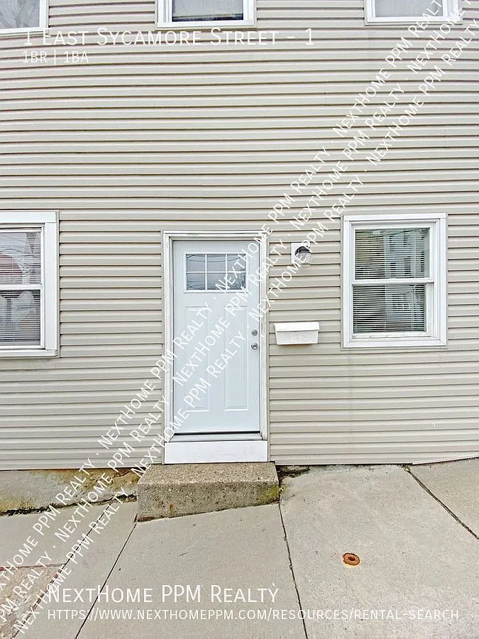 Great Mount Washington 1 bed with office in in unit laundry. steps from Monongahela incline — Photo 1