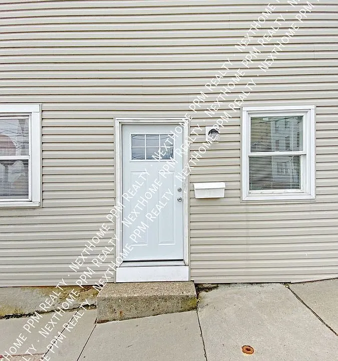 1 E Sycamore St #1