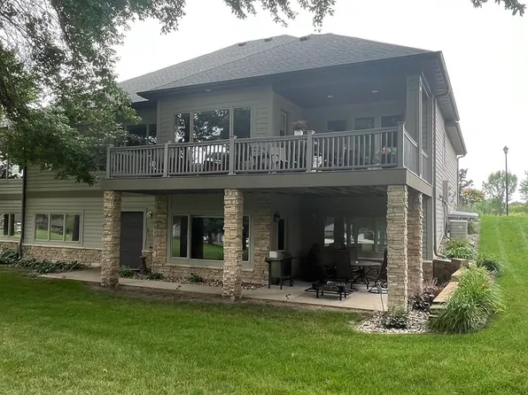 271 202nd St, Arnolds Park, IA 51331