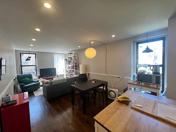 5th image of 654 Saint Marks Ave APT 2