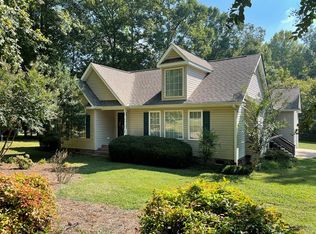 102 Beavertail Rd, Henderson, NC 27537