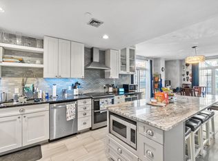 206 Shearwater Ct W APT 11, Jersey City, NJ 07305